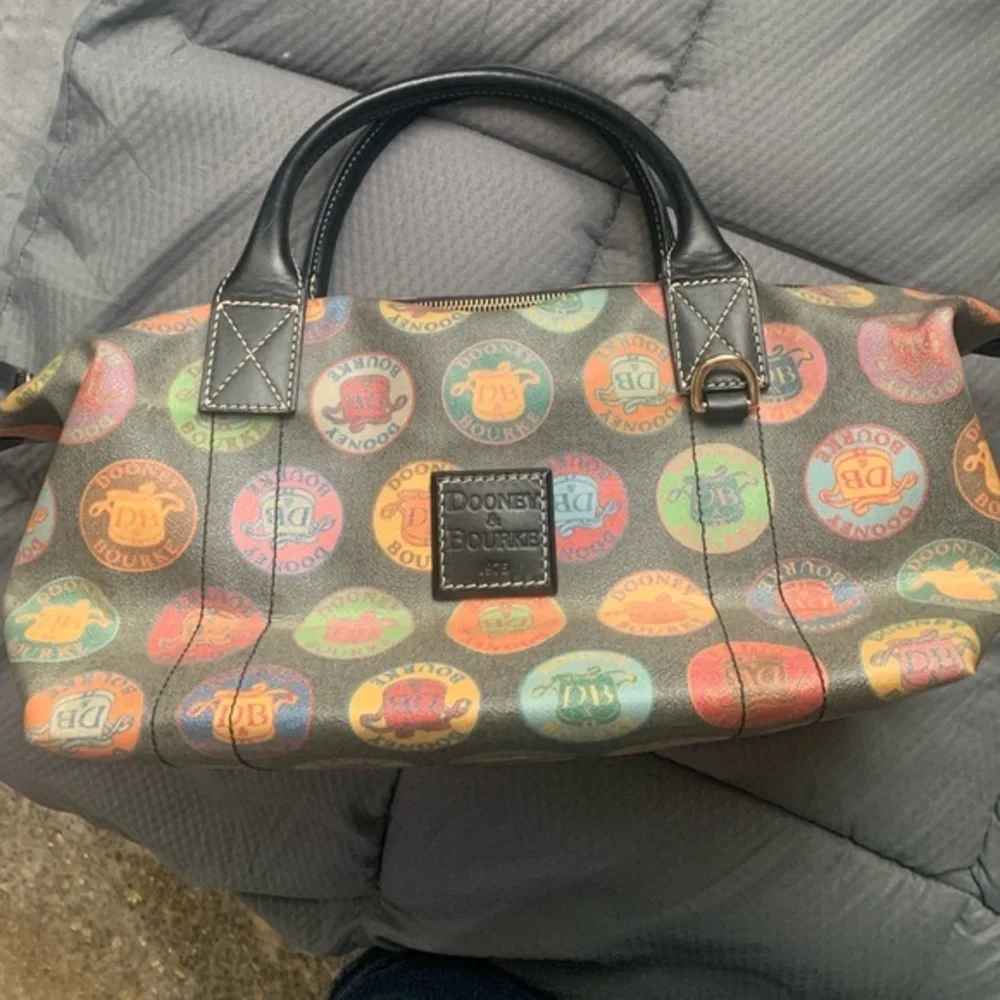 Dooney & Bourke Medallion Print Large Satchel. - Picture 1 of 9